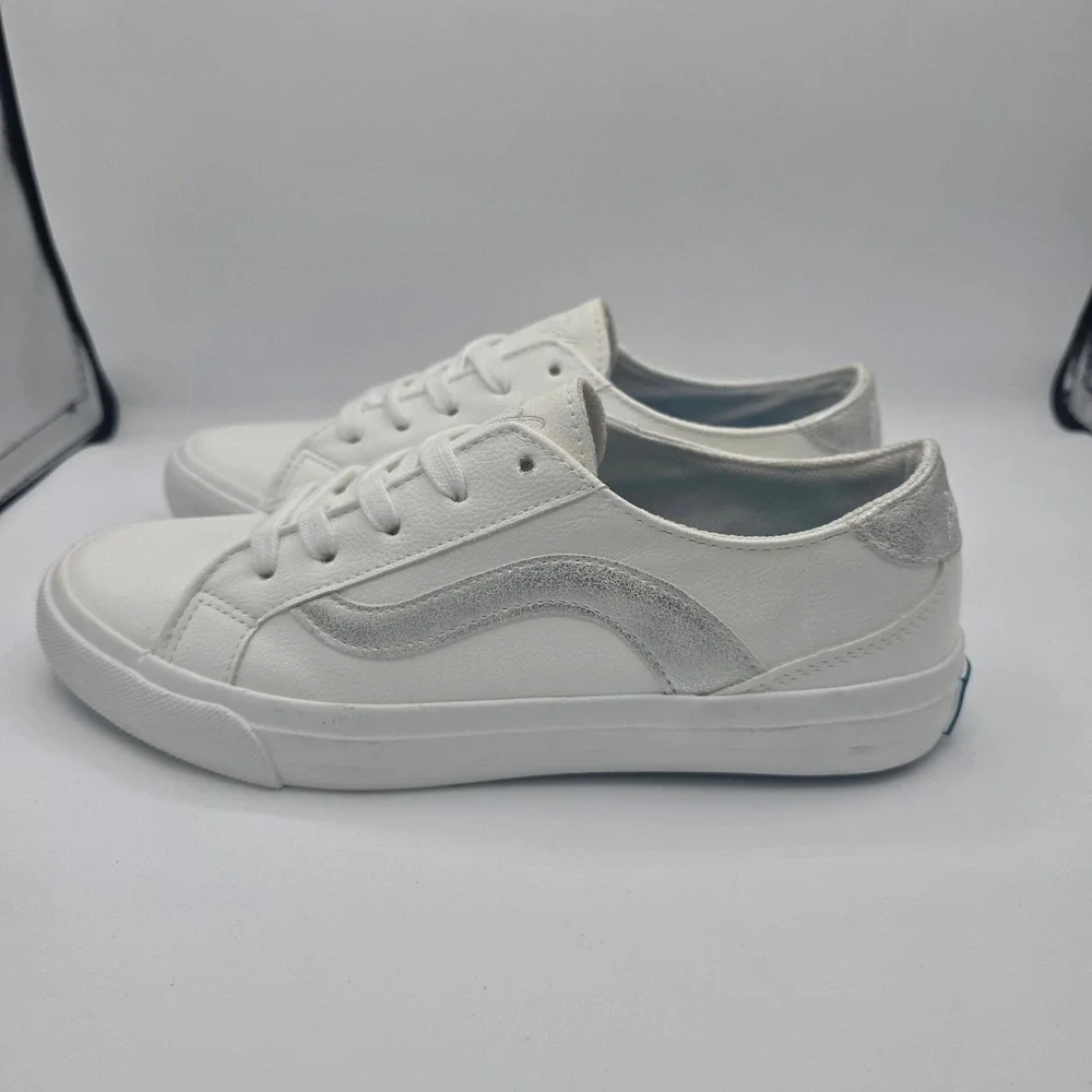 Blowfish Malibu Mave-C White Silver Metallic Low Top Sneakers Womens 7.5 M